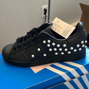 New listing! Adidas Superstar- size 8 1/2 women